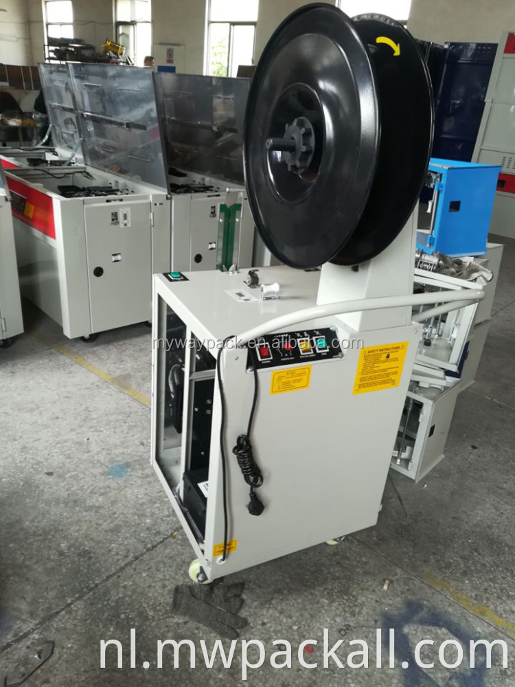 Fabrieksprijs Hoge kwaliteit Semi-automatische kartonnen pallet omsnoeringsmachine / PP plastic riem kartonnen pallet omsnoeringsmachine;